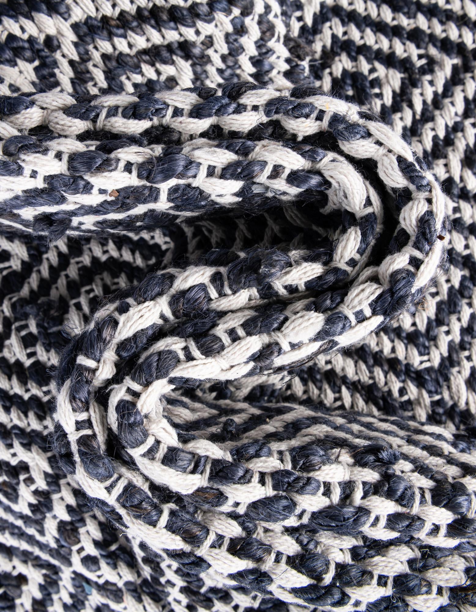 3' 1 x 5' 1 Hand Woven Braided Jute Rug