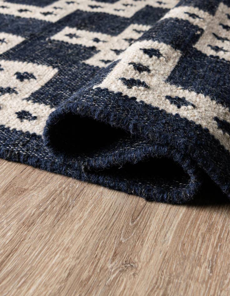 Detail image of 7' 10 x 10'  Hand Woven Kilim Wool Rug