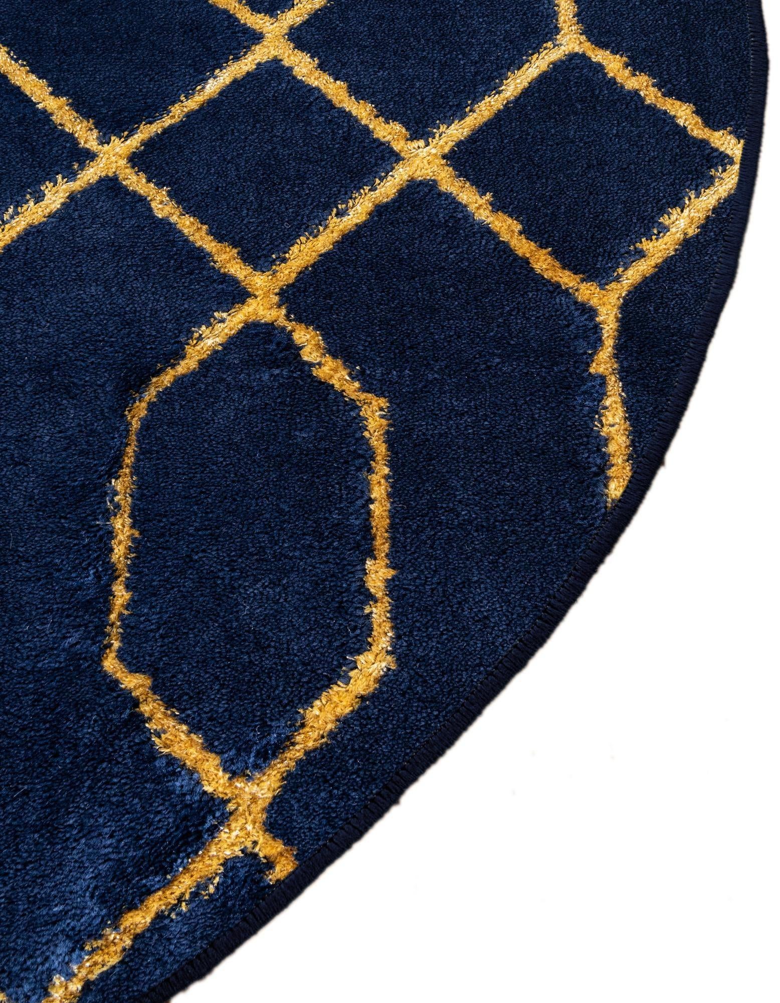 5' 3 x 8' Marilyn Monroe™ Glam Trellis Oval Rug