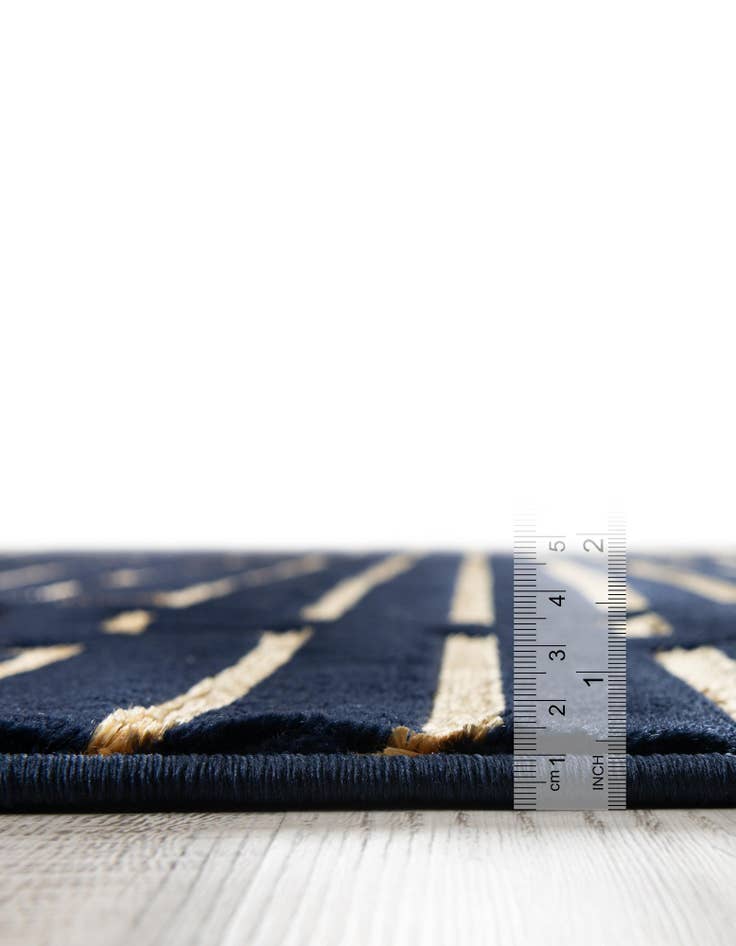 Detail image of 5' 3 x 7' Vogue Geo Rug