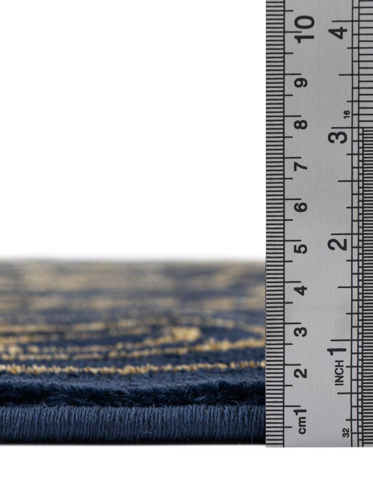 Detail image of 3' x 3' Vogue Geo Round Rug