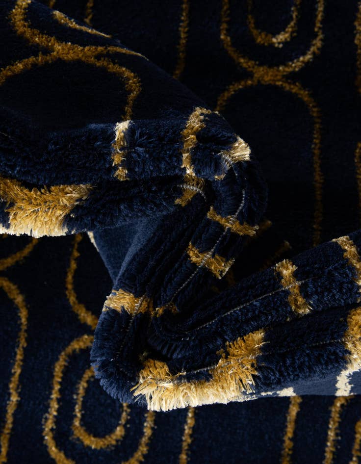 Detail image of 3' x 3' Vogue Geo Round Rug