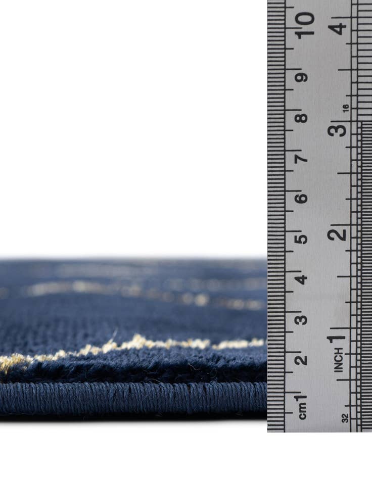 Detail image of 10' x 10' Vogue Geo Round Rug