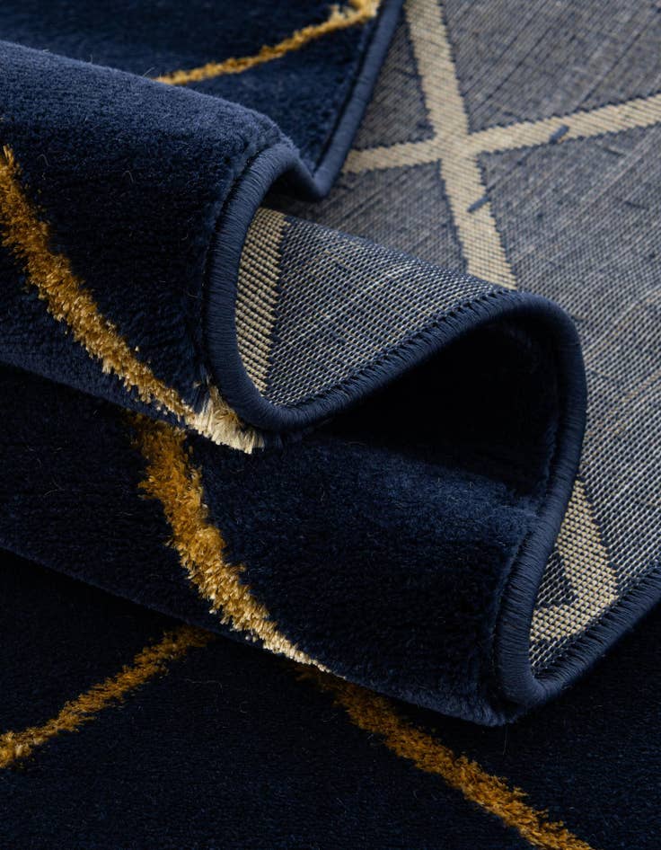 Detail image of 10' x 10' Vogue Geo Round Rug