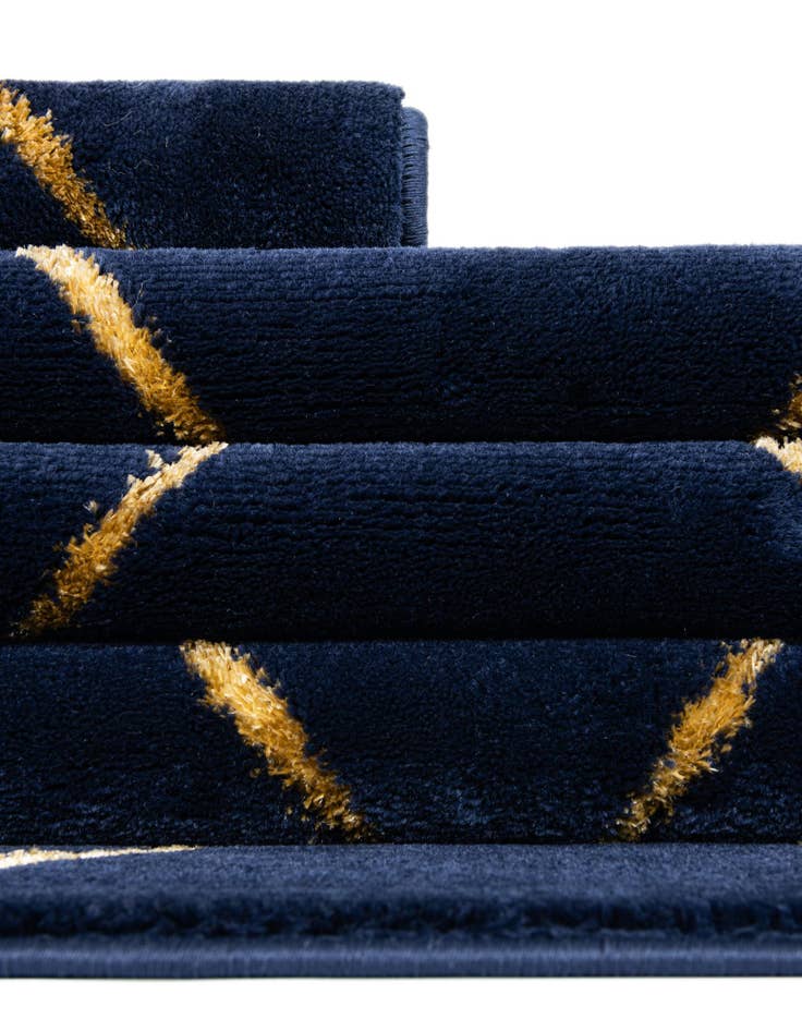 Detail image of 10' x 10' Vogue Geo Round Rug