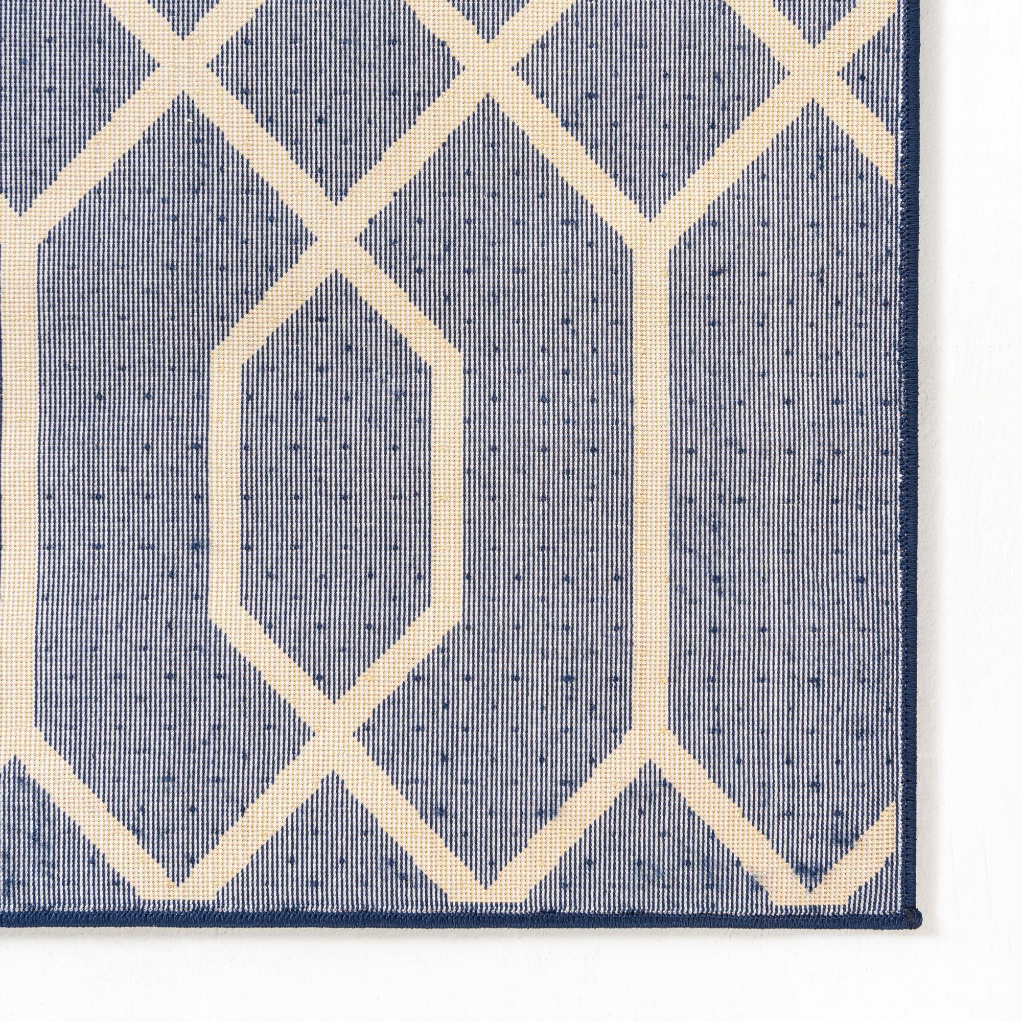 2' x 10' Marilyn Monroe™ Glam Trellis Runner Rug