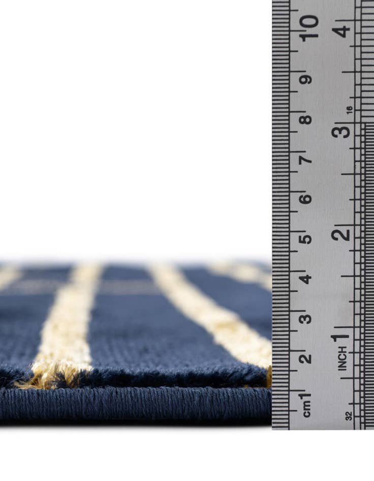 Detail image of 2' 7 x 12' Vogue Geo Runner Rug
