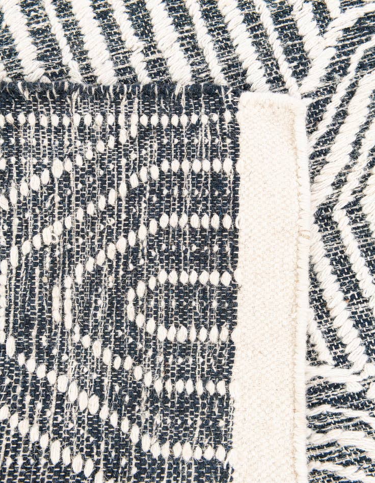 Detail image of 4' 1 x 6' 2  Hand Woven  Rug