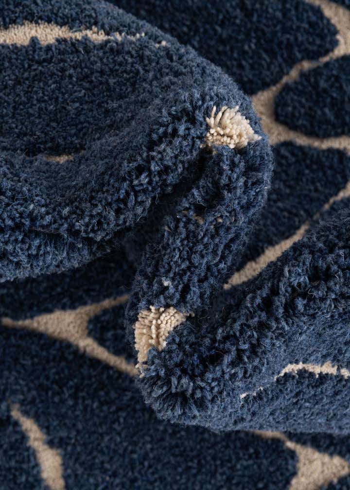 6' 1 x 9' Handtufted Wool Rug