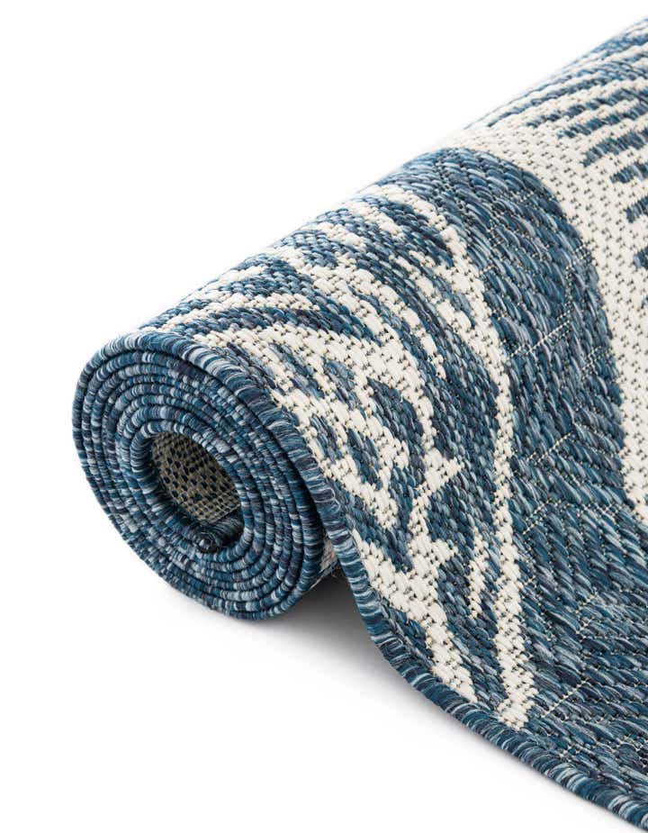 5' 3 x 8' Easy-Clean Coastal Indoor / Outdoor Rug