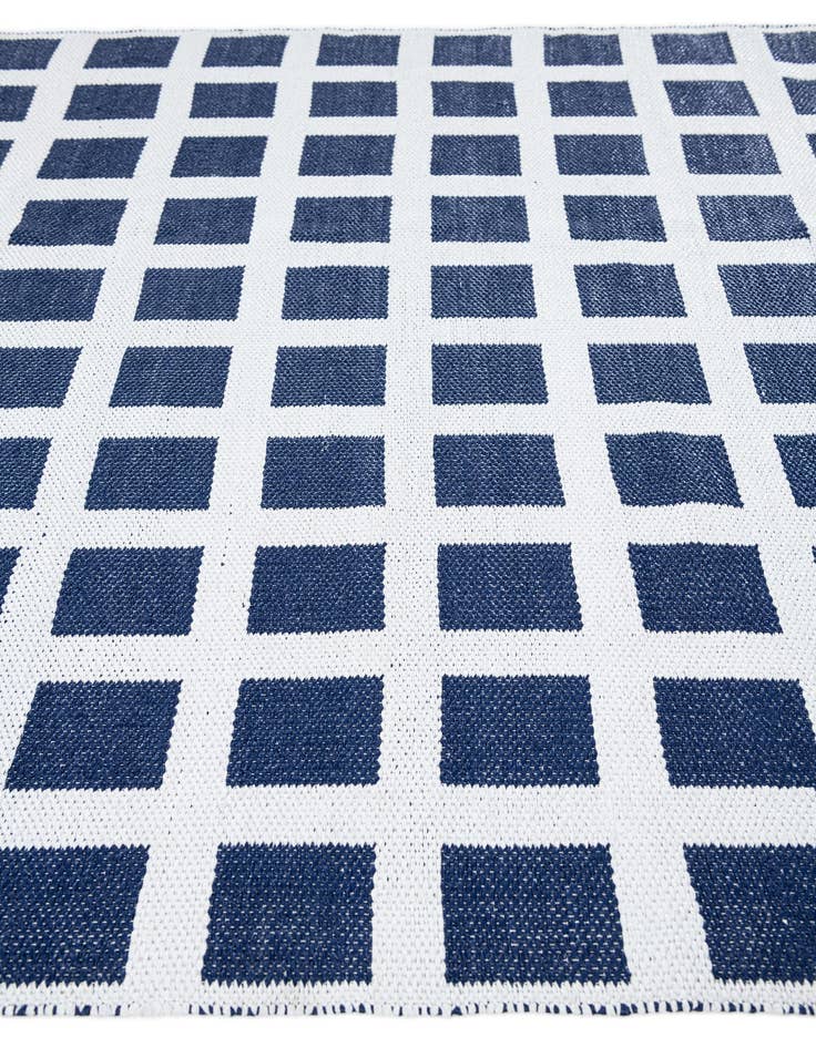 Detail image of 5' 2 x 8'  Washable Modern Indoor / Outdoor Rug