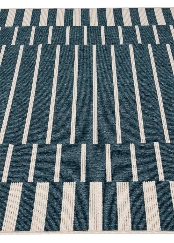 5' 2 x 7' 7 Easy-Clean Modern Indoor / Outdoor Rug
