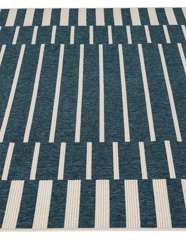 Detail image of 5' 2 x 7' 7  Washable Modern Indoor / Outdoor Rug