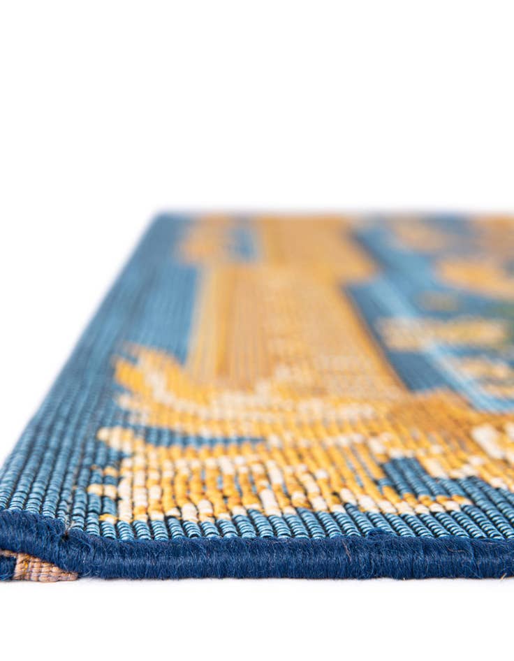Detail image of 7' 10 x 10'  Washable Traditional Indoor / Outdoor Rug
