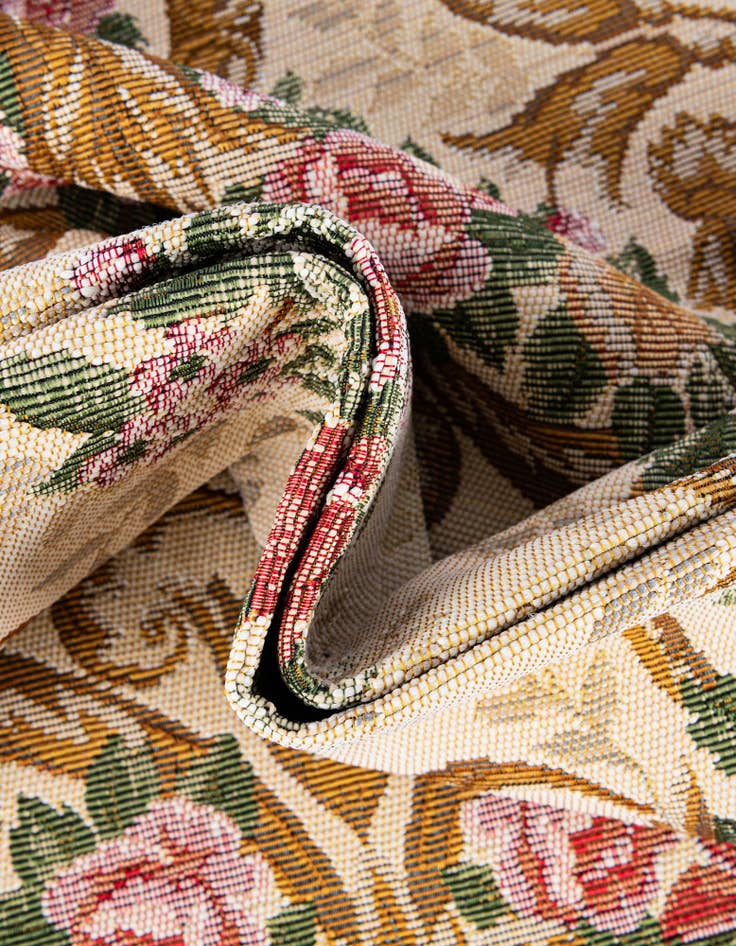 Detail image of 7' 10 x 10'  Washable Traditional Indoor / Outdoor Rug