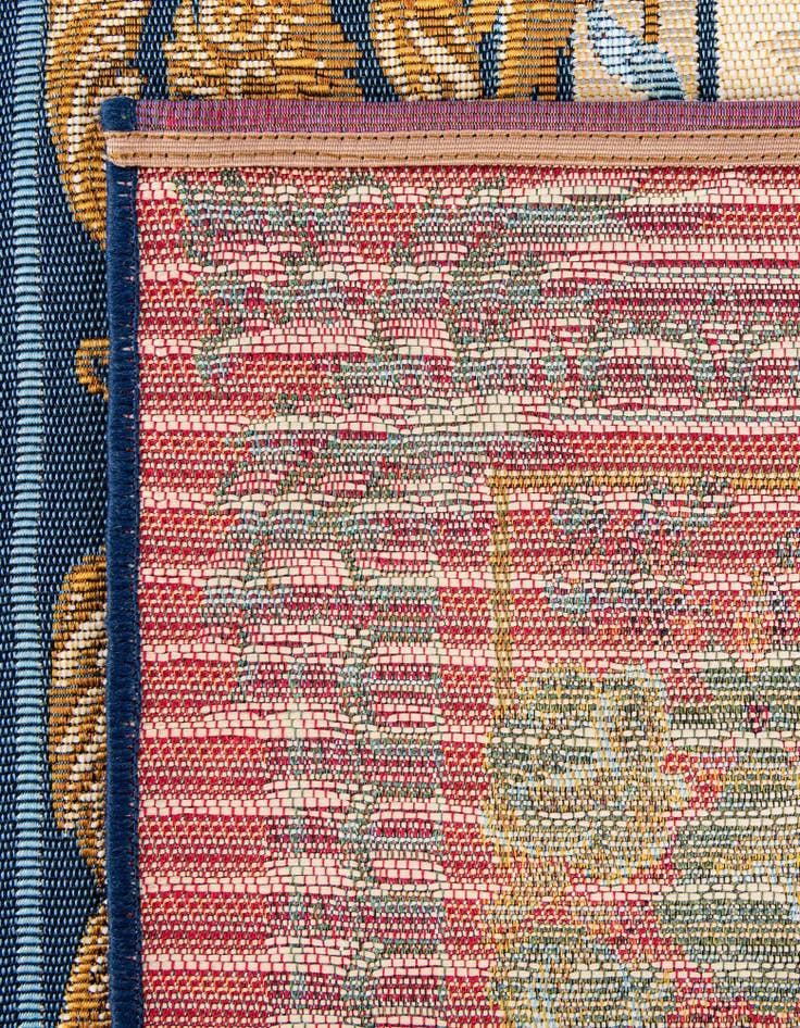 Detail image of 7' 10 x 10'  Washable Traditional Indoor / Outdoor Rug