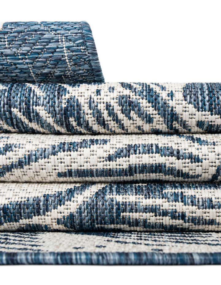 10' x 10' Easy-Clean Coastal Indoor / Outdoor Round Rug