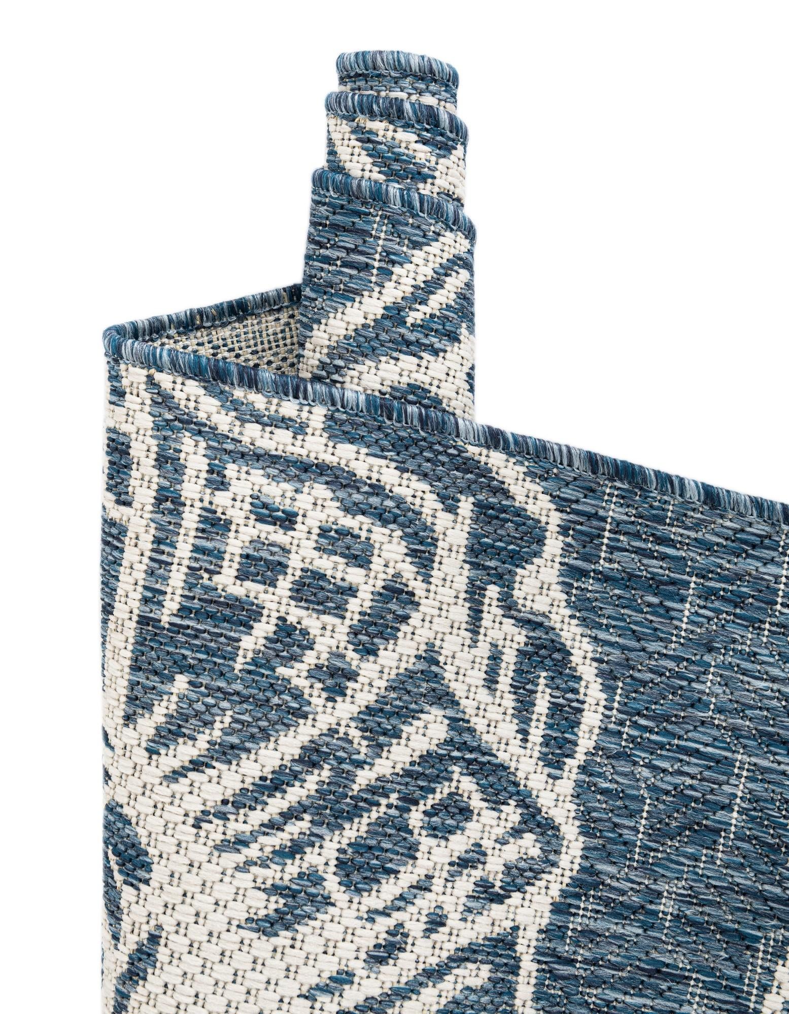 10' x 10' Easy-Clean Coastal Indoor / Outdoor Round Rug
