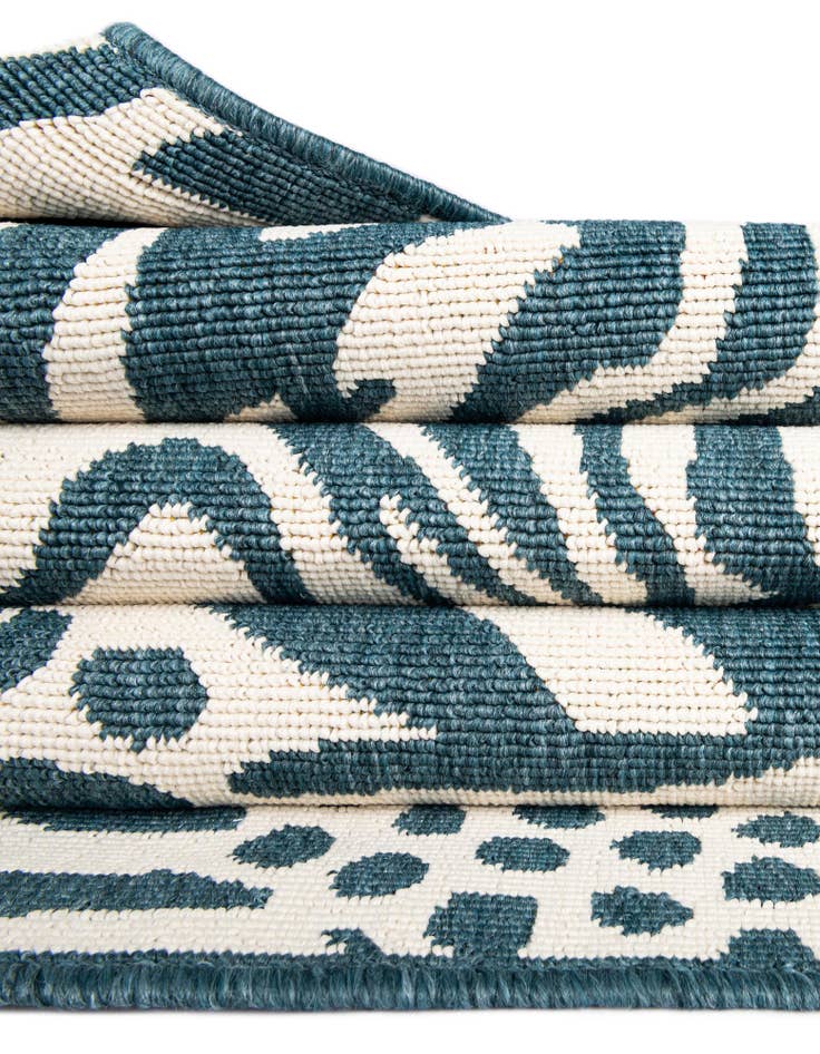 Detail image of 7' 10 x 7' 10  Washable Safari Indoor / Outdoor Round Rug