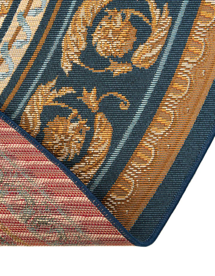 Detail image of 4' x 4' Easy-Clean Traditional Indoor / Outdoor Round Rug