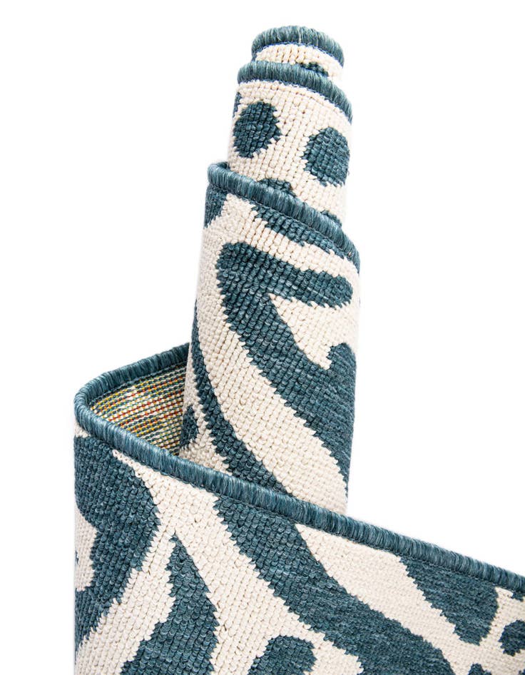 Detail image of 7' 10 x 7' 10  Washable Safari Indoor / Outdoor Square Rug