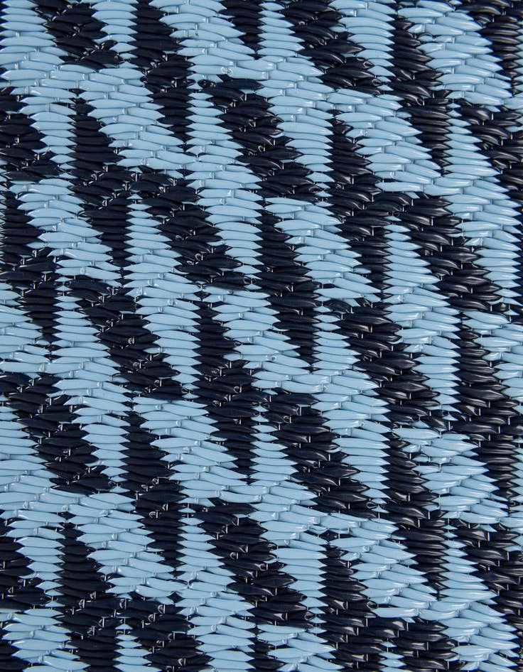 Detail image of 4' x 6'  Washable Modern Indoor / Outdoor Rug