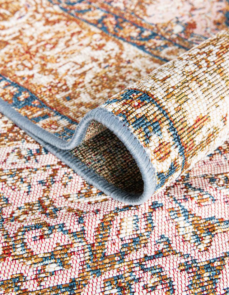 Detail image of 7' 10 x 7' 10  Washable Traditional Indoor / Outdoor Square Rug