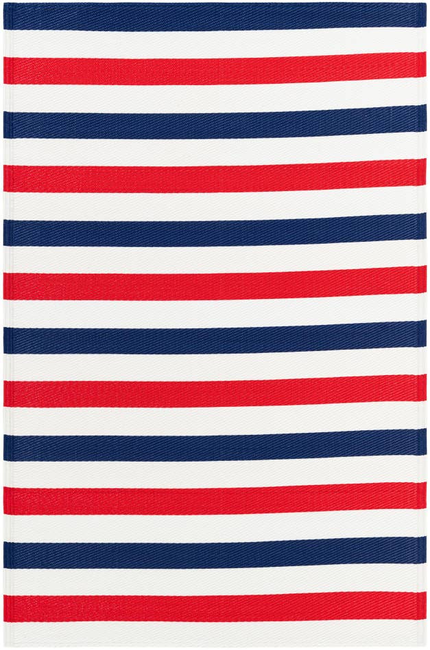 Detail image of 4' x 6' Easy-Clean Vista Breeze Indoor / Outdoor Rug