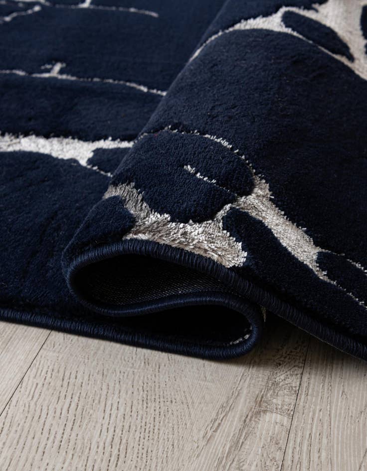 Detail image of 7' 10 x 7' 10 Vogue Geo Square Rug