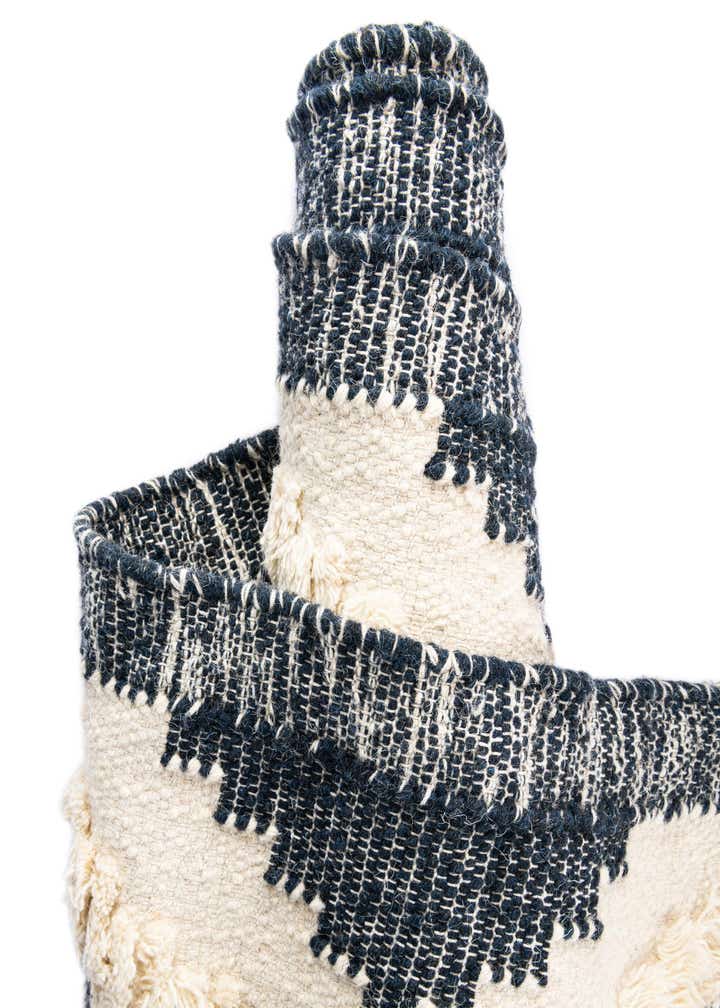 5' 1 x 8' Hand Woven Arizona Wool Rug
