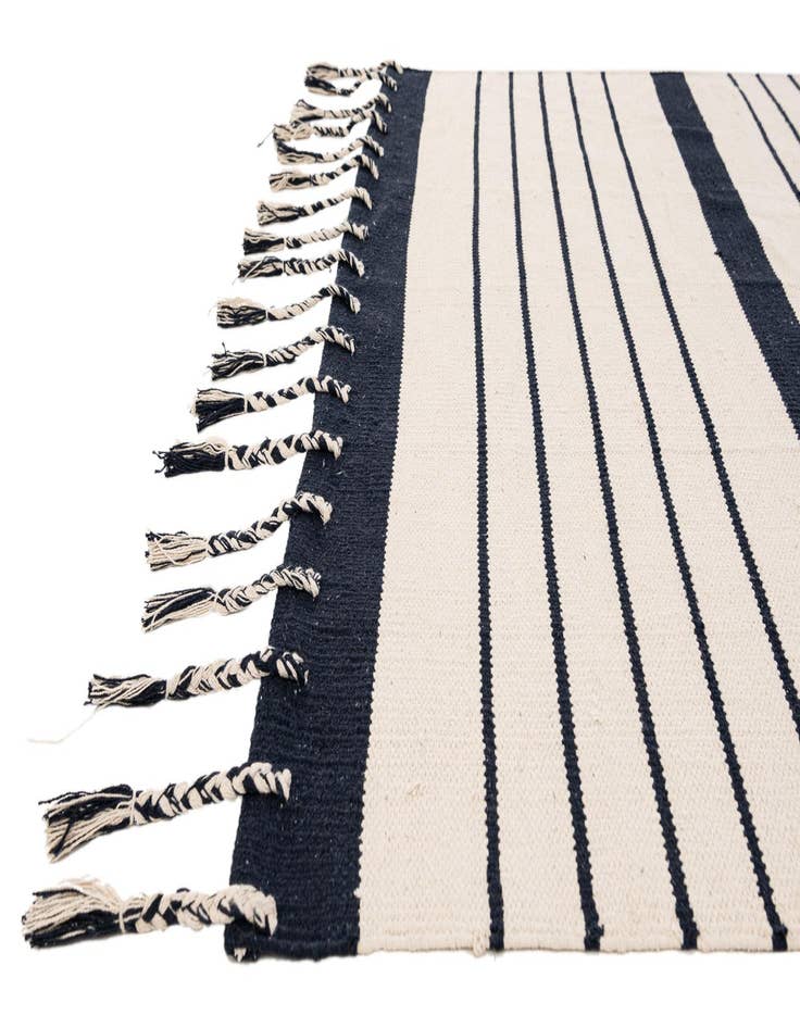 Detail image of 5' x 8'  Hand Woven Chindi Cotton Rug