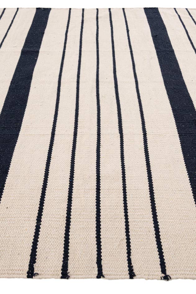 Detail image of 5' x 8' Hand Woven Chindi Cotton Rug