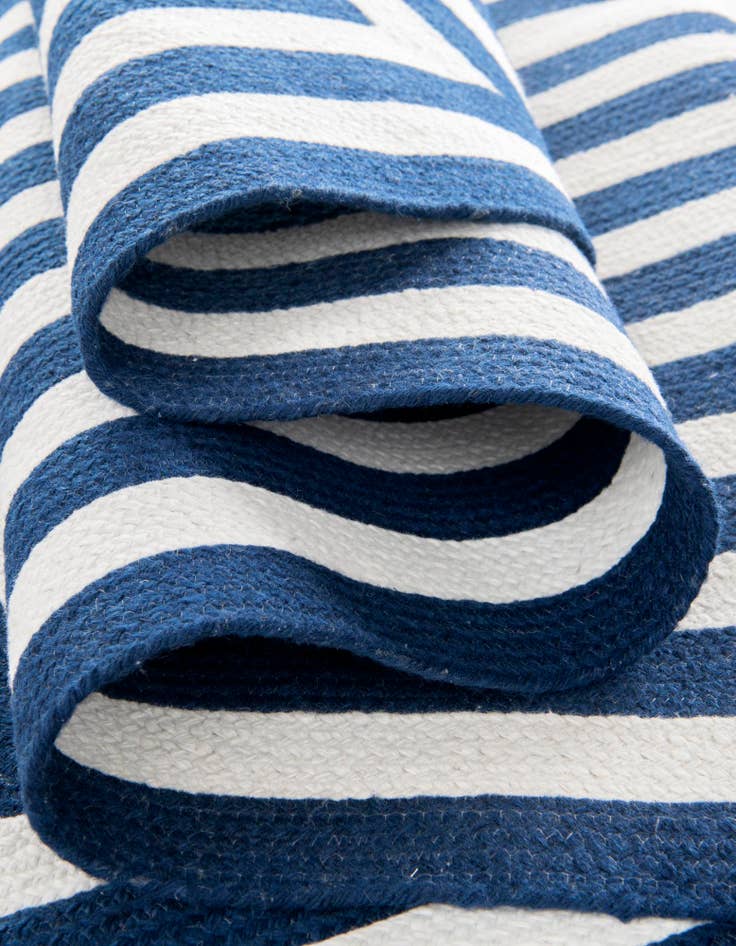 Detail image of 7' 10 x 10' Easy-Clean Eco Verse Washable Indoor / Outdoor Rug