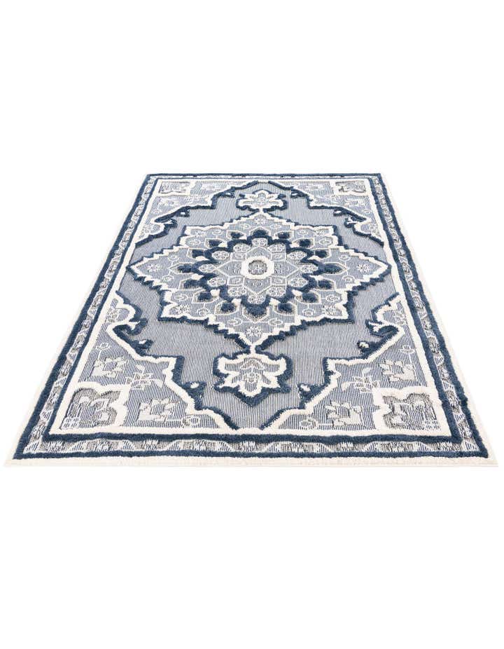 5' 2 x 7' 5 Easy-Clean Traditional Indoor / Outdoor Rug