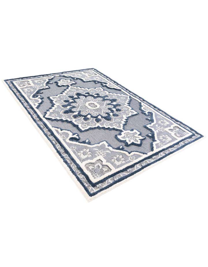 5' 2 x 7' 5 Easy-Clean Traditional Indoor / Outdoor Rug