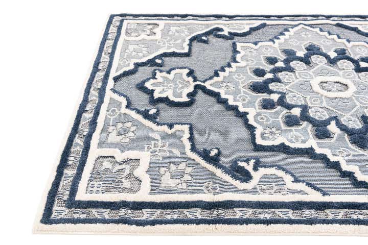 5' 2 x 7' 5 Easy-Clean Traditional Indoor / Outdoor Rug