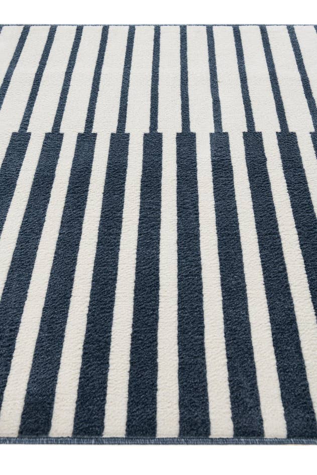 Detail image of 5' 3 x 7' 8 Tribeca Rug