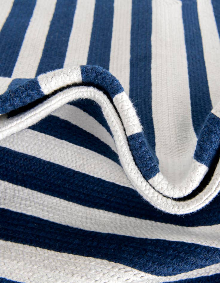 Detail image of 10' x 10' Easy-Clean Eco Verse Washable Indoor / Outdoor Round Rug