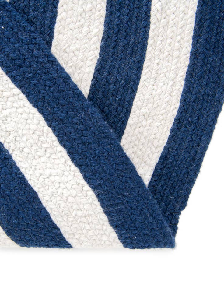 Detail image of 3' 3 x 3' 3 Easy-Clean Eco Verse Washable Indoor / Outdoor Round Rug