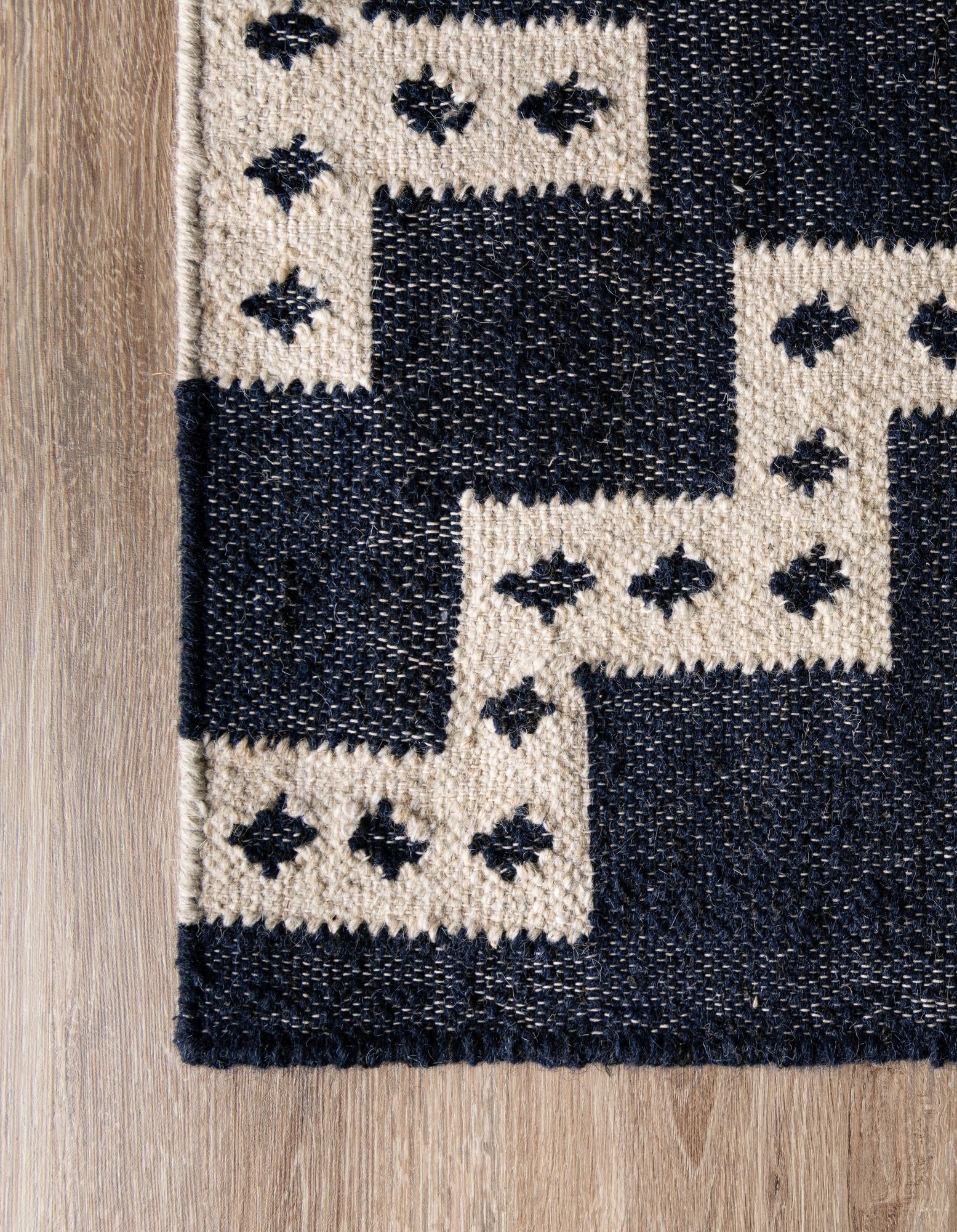 2' x 6' 1 Hand Woven Kilim Wool Runner Rug