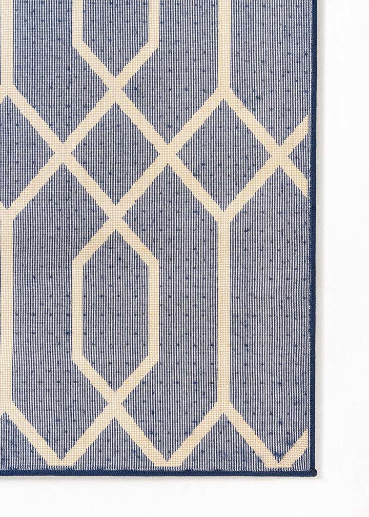 7' 10 x 10' Marilyn Monroe™ Glam Trellis Rug