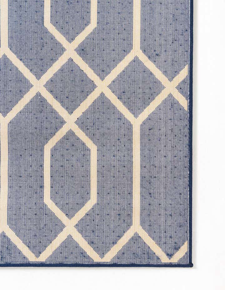 7' 10 x 10' Marilyn Monroe™ Glam Trellis Rug
