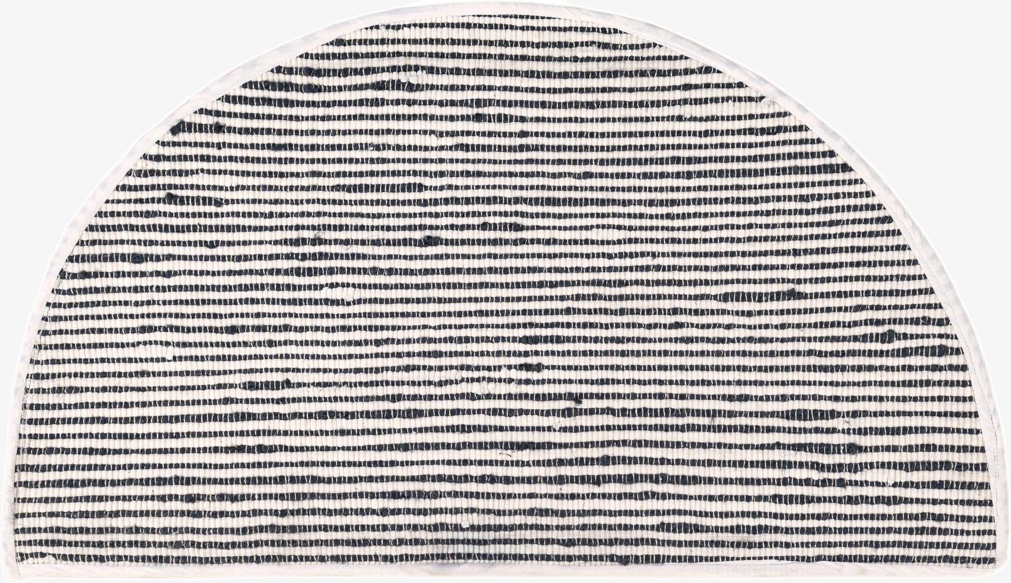 65cm x 110cm  Hand Woven Chindi Jute Chimenea Alfombra