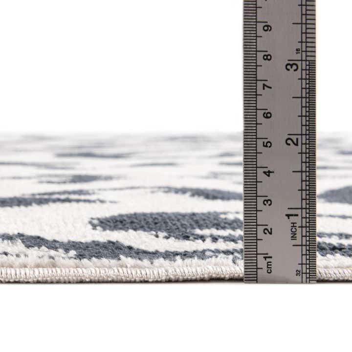 5' 3 x 7' 7 Victoria Rug