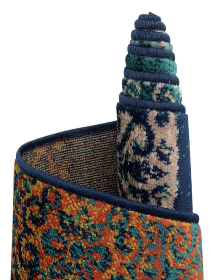 Detail image of 7' 10 x 10' Azalea Oval Rug