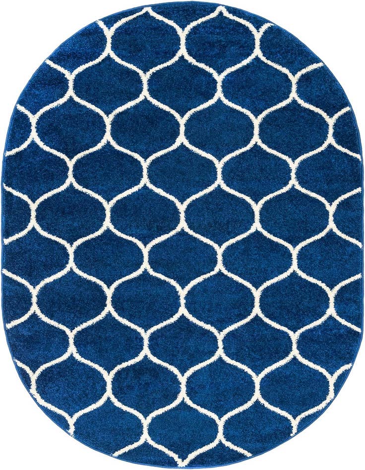 Detail image of 4' x 6' Lattice Frieze Oval Rug