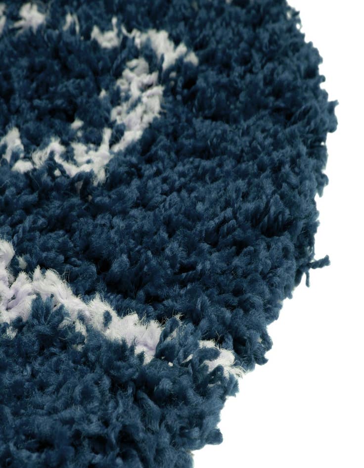 Detail image of 5' 3 x 8' Lattice Shag Oval Rug