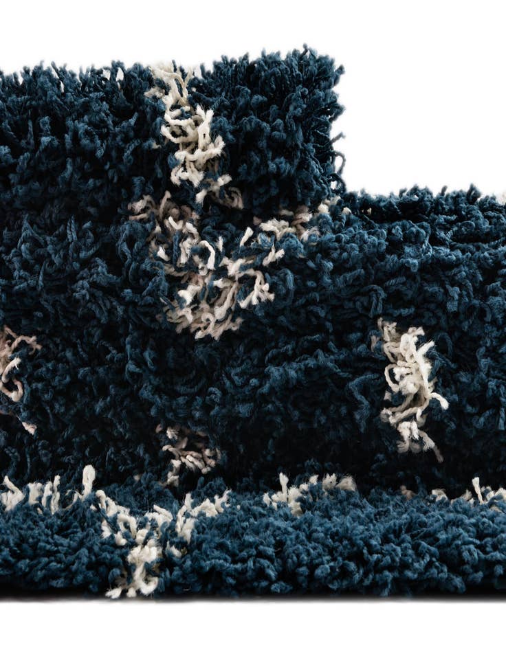 Detail image of 5' 3 x 8' Lattice Shag Oval Rug