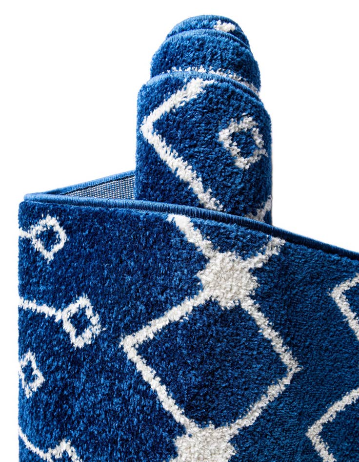 Detail image of 4' x 6' Moroccan Trellis Oval Rug