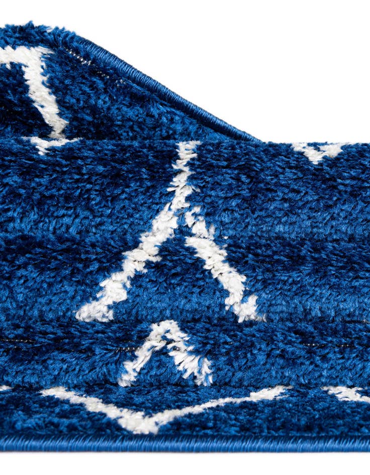Detail image of 4' x 6' Moroccan Trellis Oval Rug